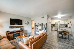 10 Mi to Downtown Dallas Modern Apt with Fireplace